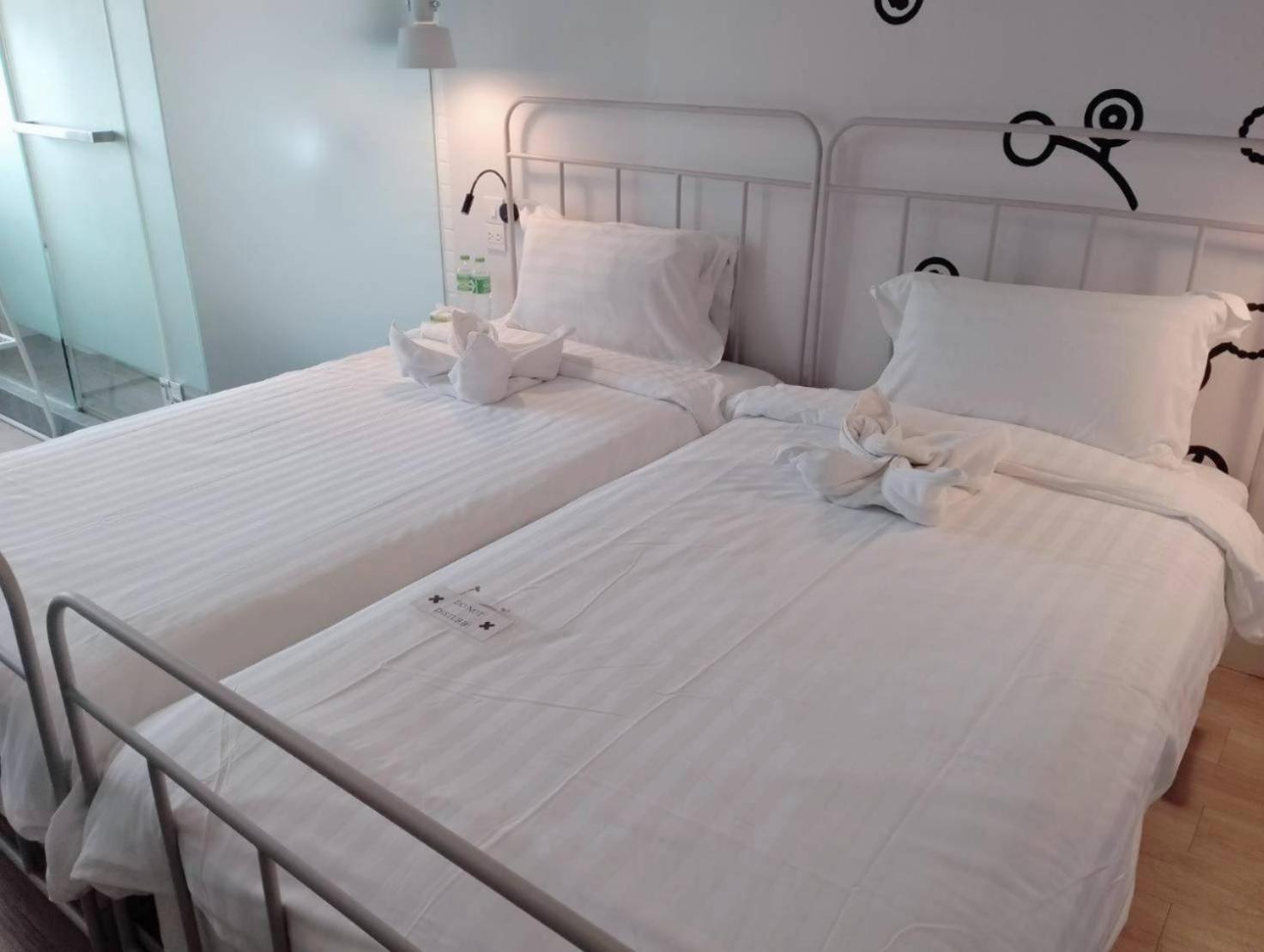 Bedspread Hostel (Adults Only) Bangkok Ngoại thất bức ảnh
