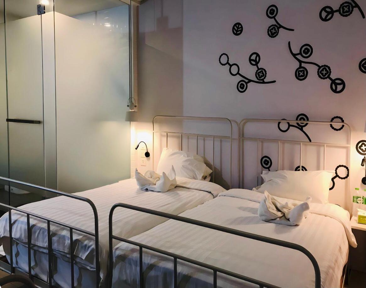 Bedspread Hostel (Adults Only) Bangkok Ngoại thất bức ảnh