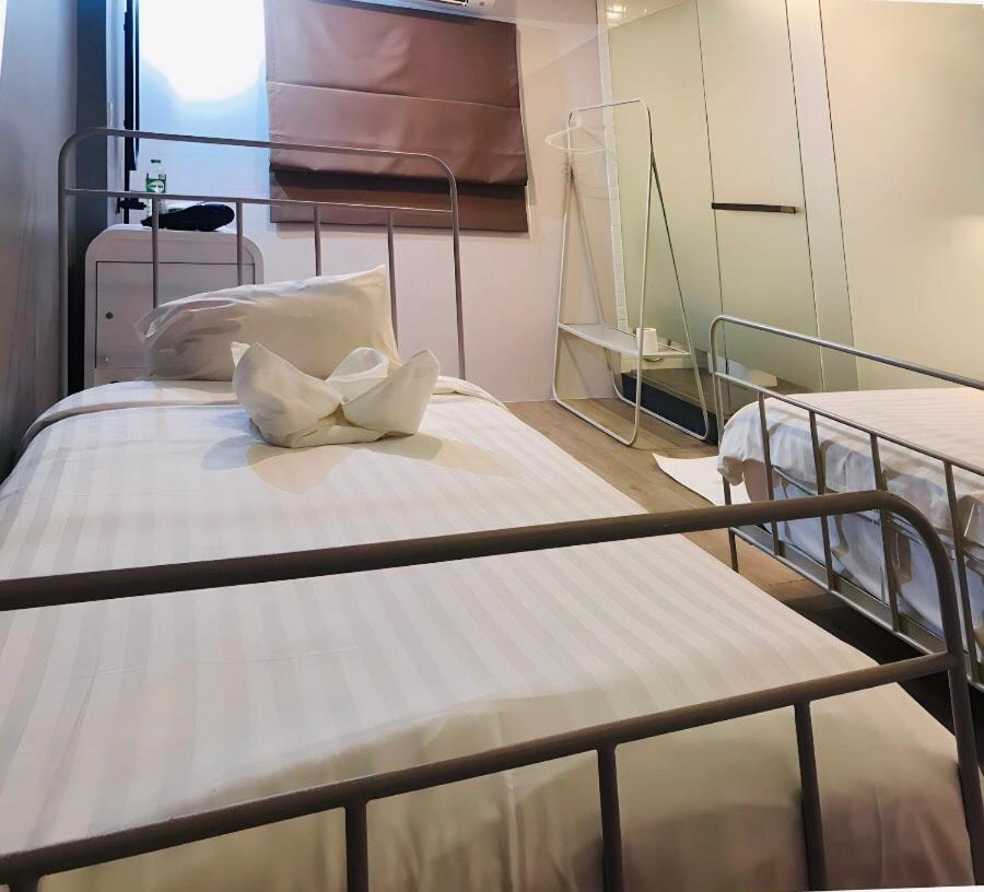 Bedspread Hostel (Adults Only) Bangkok Ngoại thất bức ảnh